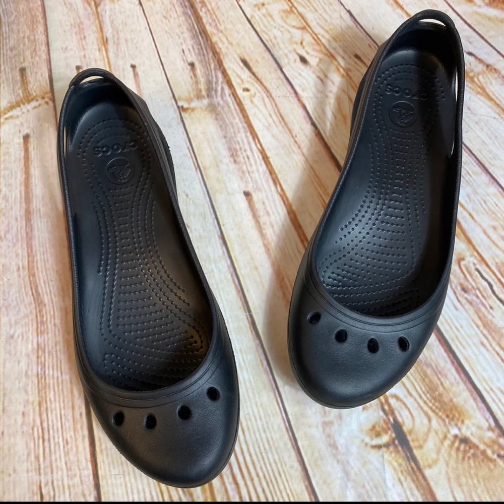 Women’s Crocs - Picture 2 of 5
